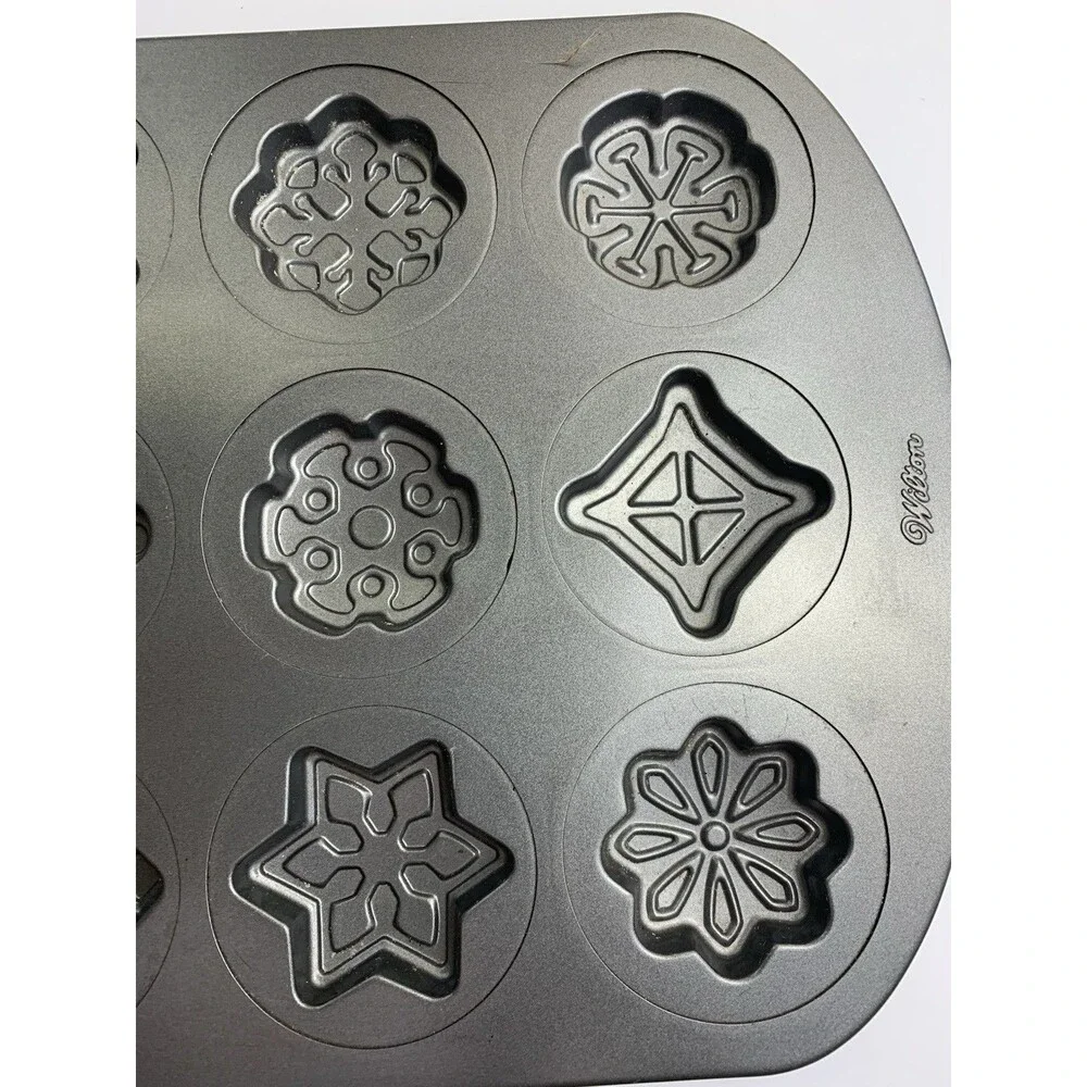 Wilton Cookie Mold Pan Snowflakes Christmas Holiday 12 Cavity